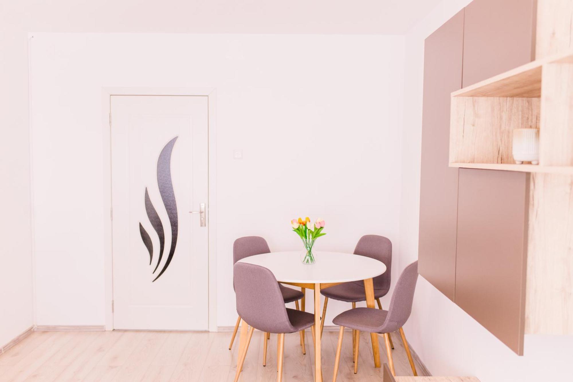 Riverside White Apartment サトゥ・マーレ エクステリア 写真